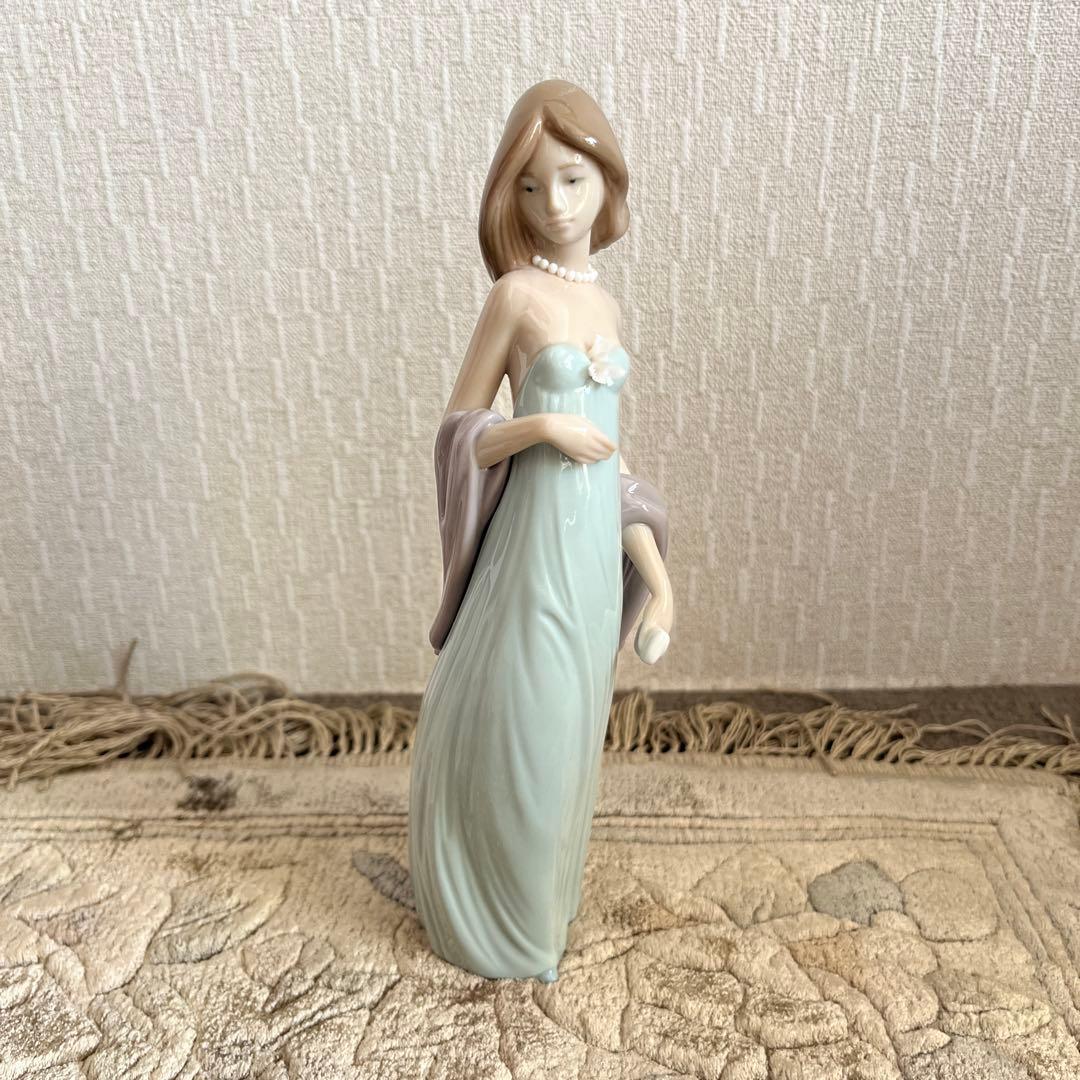 LLADRO リヤドロ　少女