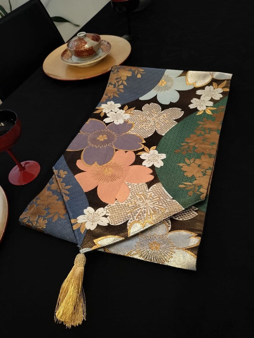 A952★逸品‼️豪華刺繍‼️ひな祭り‼️テーブルランナー2m11cm