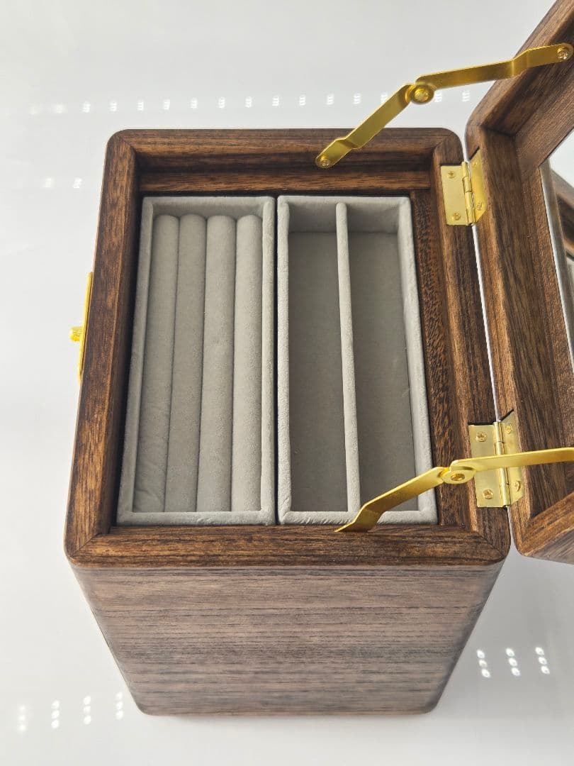 ジュエリーボックス、引き出し3段、ダイソートレイ8枚付き