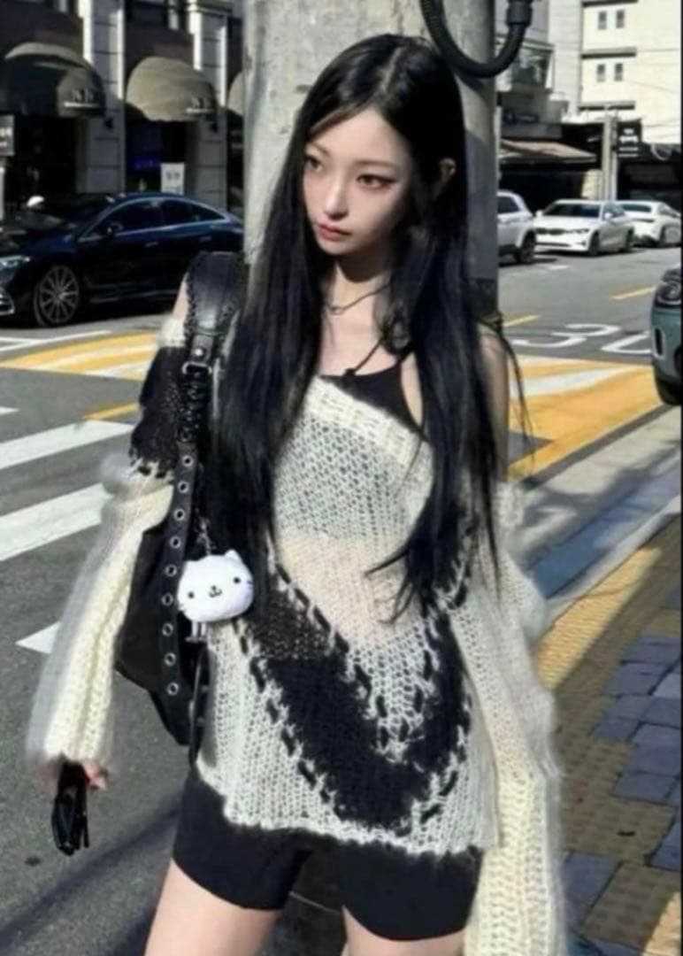 即完売品THEREDTHREAD S big symbol knit white