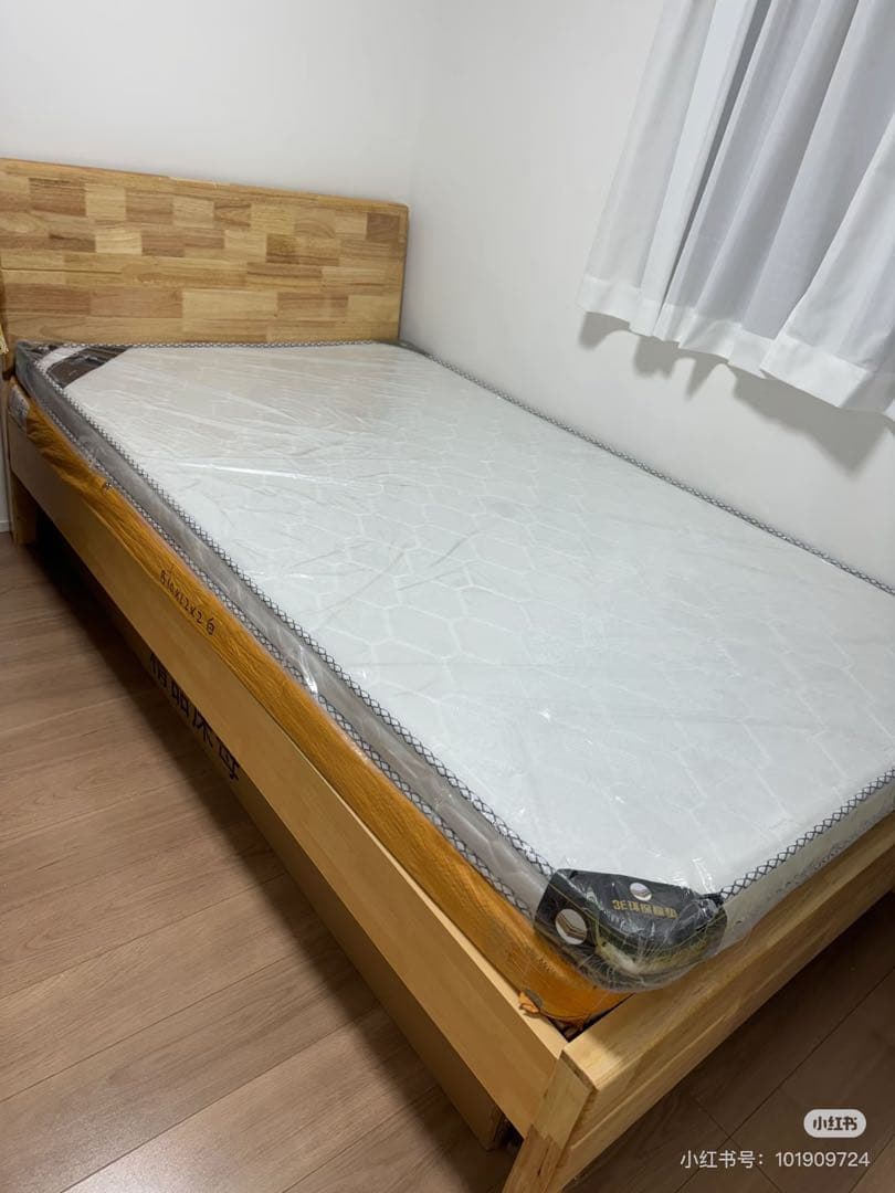 値下げ❗️木製シングルベッドフレームとマットレス　1.2米