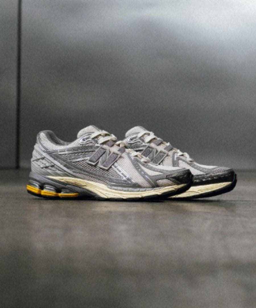 靴 New balance1906R