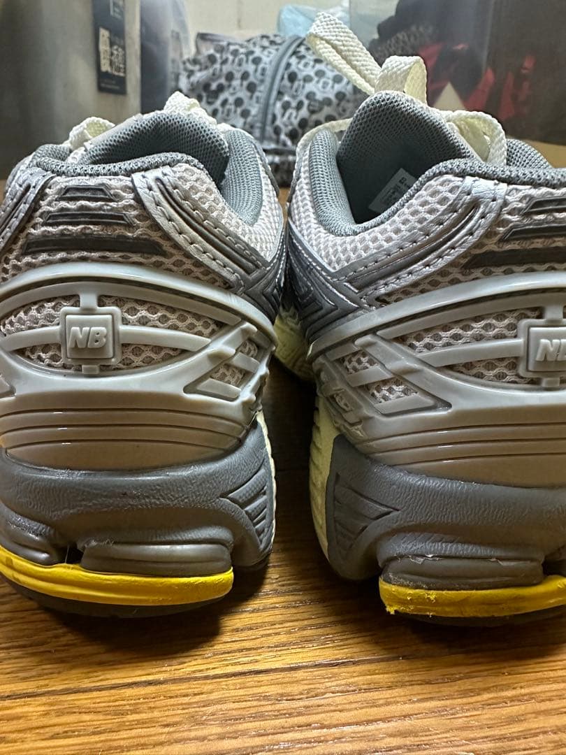 靴 New balance1906R