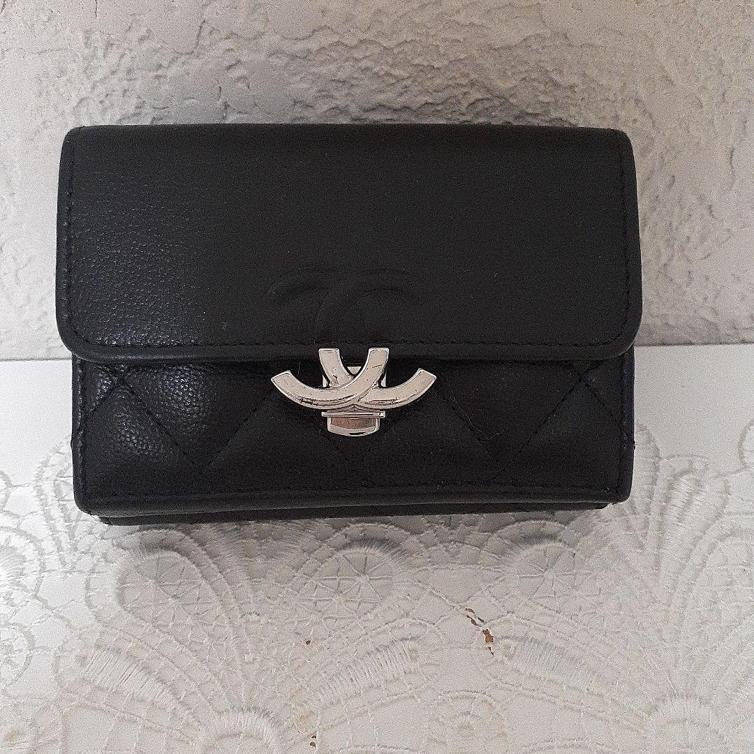 シャネル　Chanel 三つ折り財布　銀座店限定