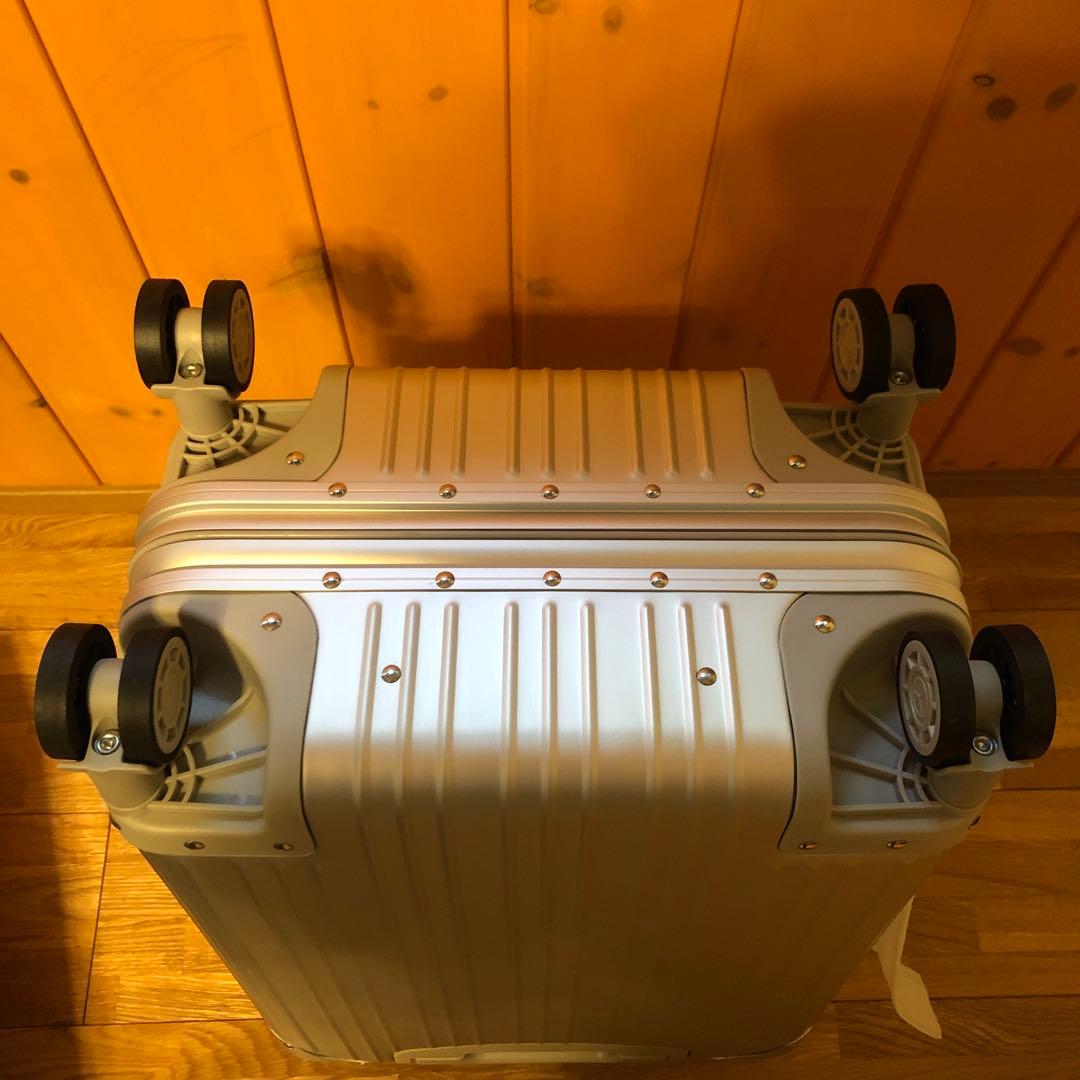 タ*ス様 メルセデスベンツ オリジナル アルミ スーツケース シルバー 32L