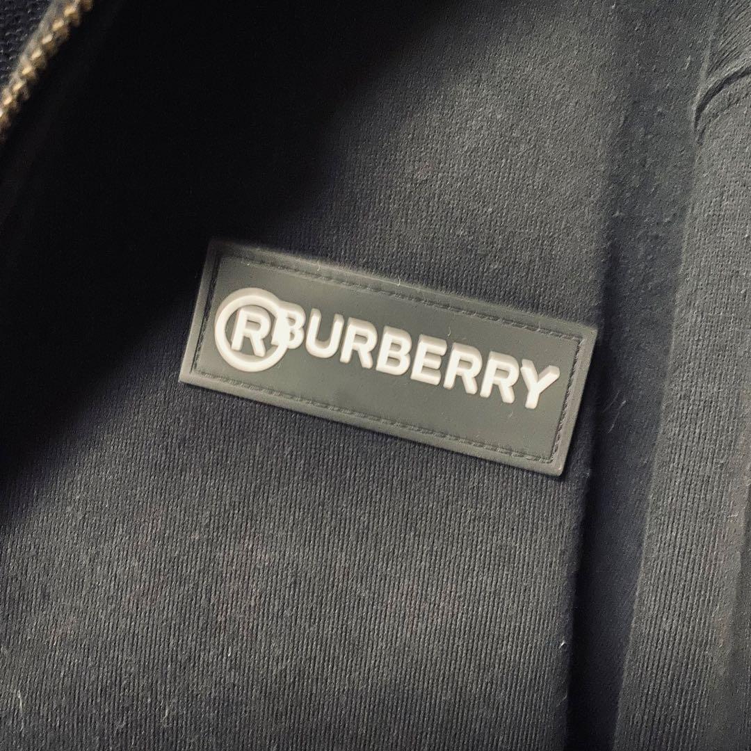 BURBERRY バーバリー ジップアップパーカー 袖ロゴ