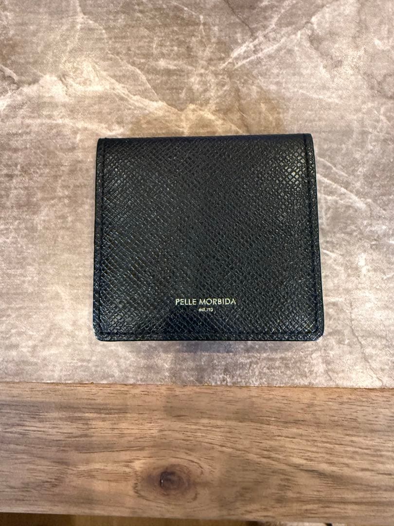 PELLE MORBIDA ブラックケース
