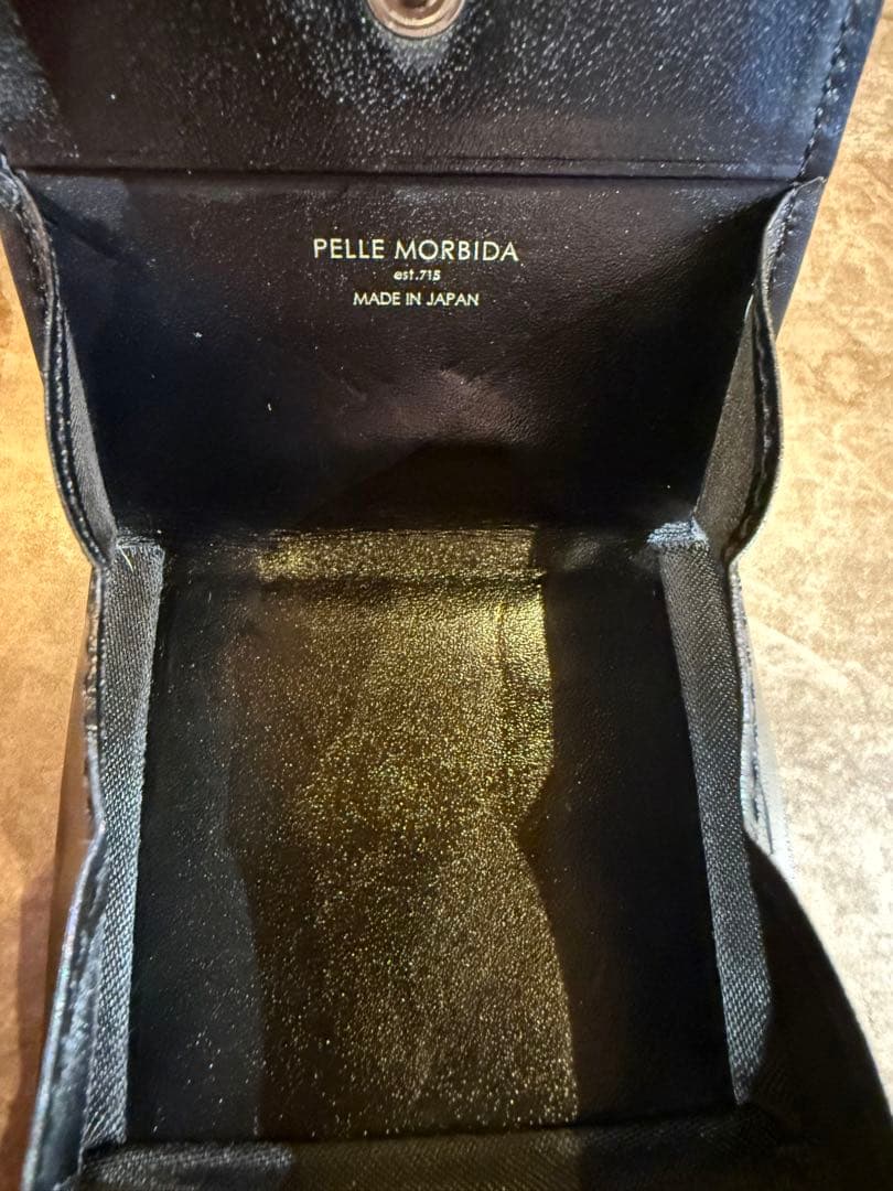 PELLE MORBIDA ブラックケース