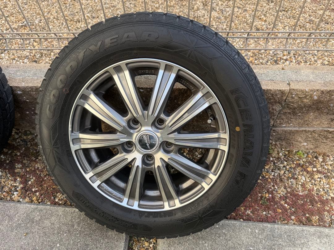 スタッドレスタイヤ　195/65/R15 アイスナビ②