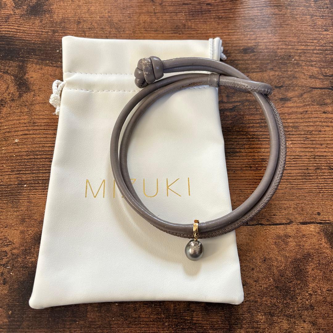 MIZUKI グレー レザー ブレスレット/ネックレス