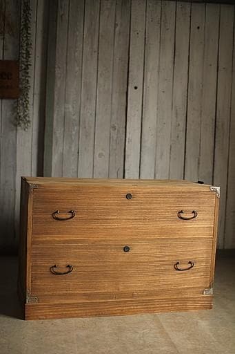 味のある木製の引き出し2段　チェスト　桐箪笥　昭和レトロ　タンス　古家具　古民家