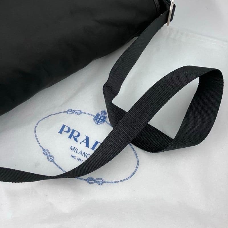 大容量✨️ プラダ 2981 ショルダーバッグ 三角プレートメッセンジャーバッグ