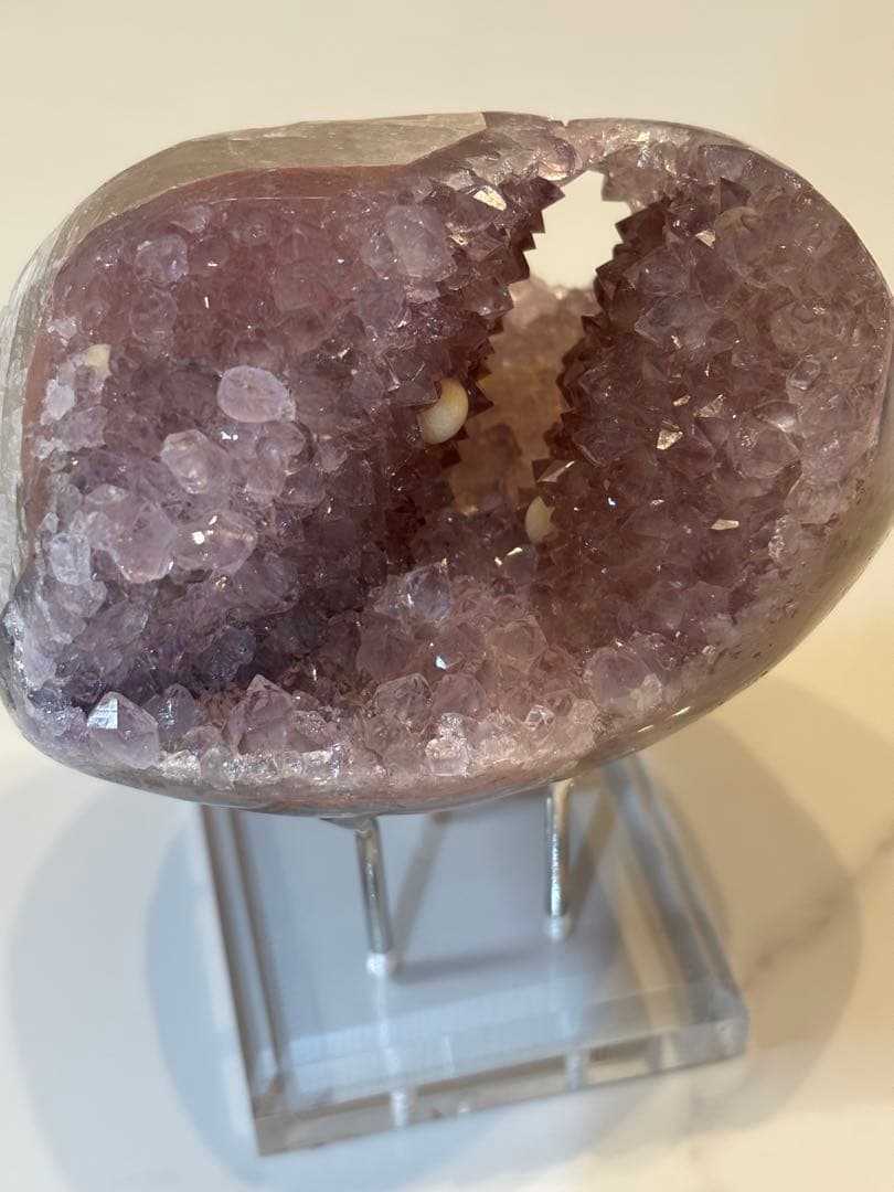 天然水晶　美しい薄ピンク紫色