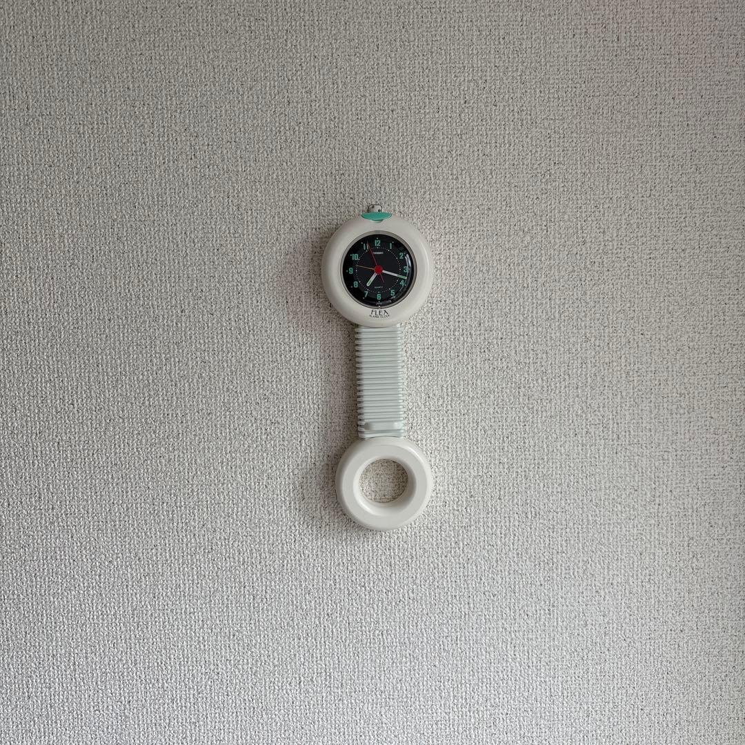 フレックス時計 ホワイト コンパクト　アラーム　スペースエイジ　90s 00s
