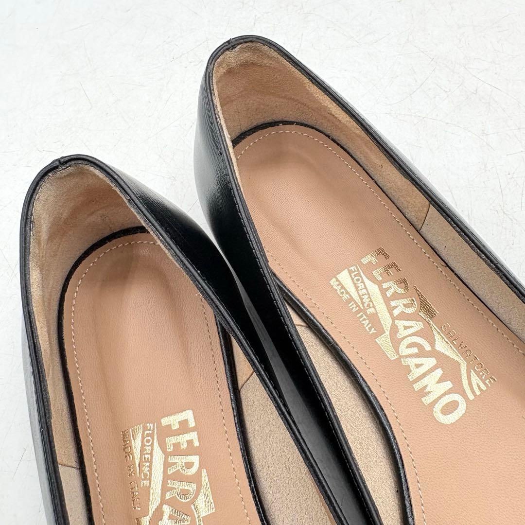 極美品✨サルヴァトーレフェラガモ ヴァラリボン 黒 フラットパンプス レザー