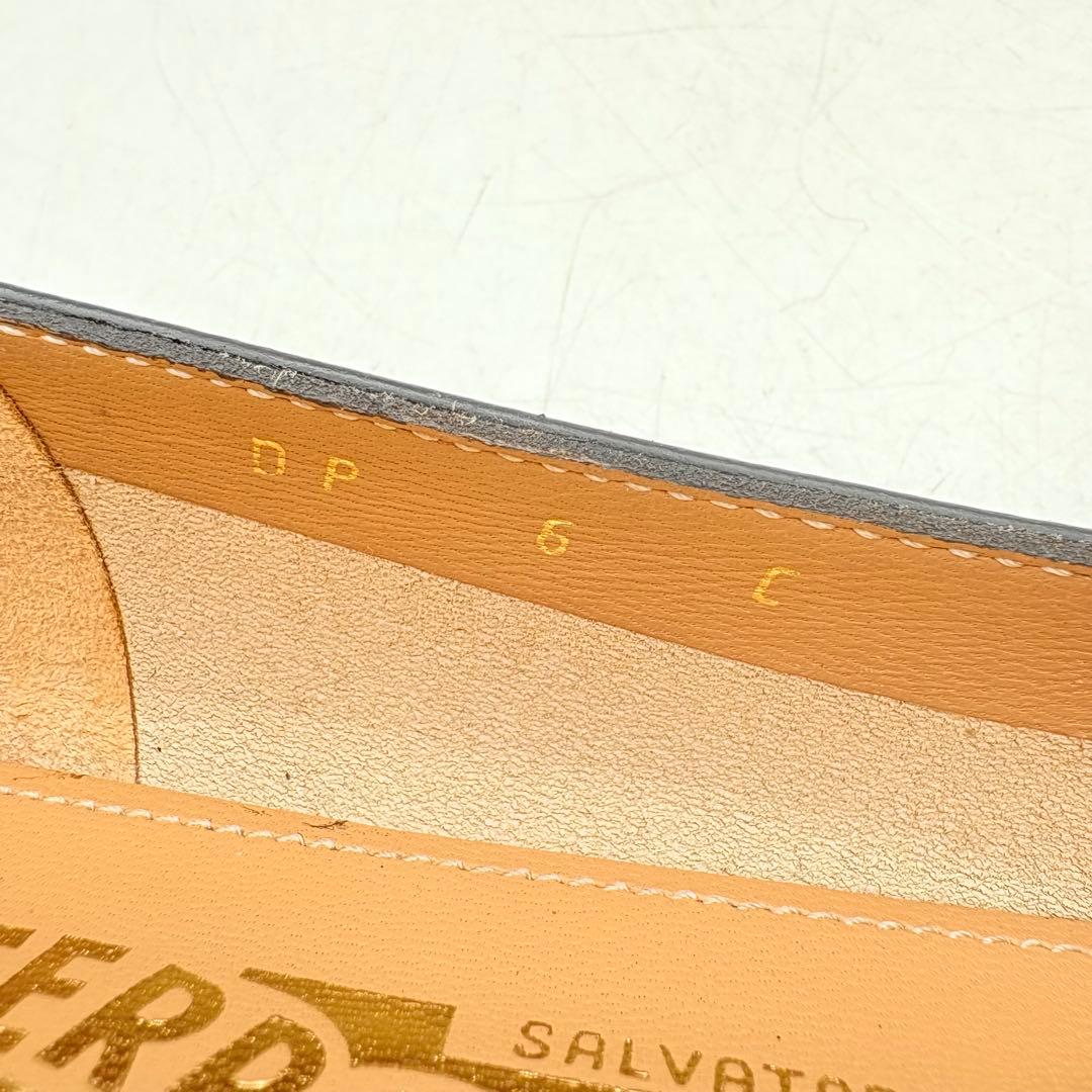 極美品✨サルヴァトーレフェラガモ ヴァラリボン 黒 フラットパンプス レザー