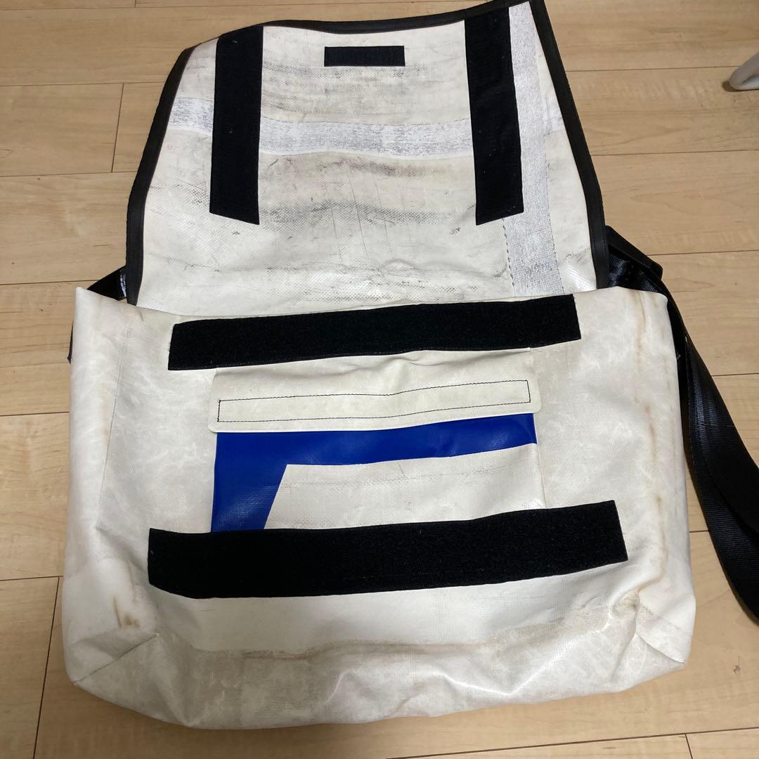 FREITAG メッセンジャーバッグ ホワイト/ブルー　F13 TOPCAT