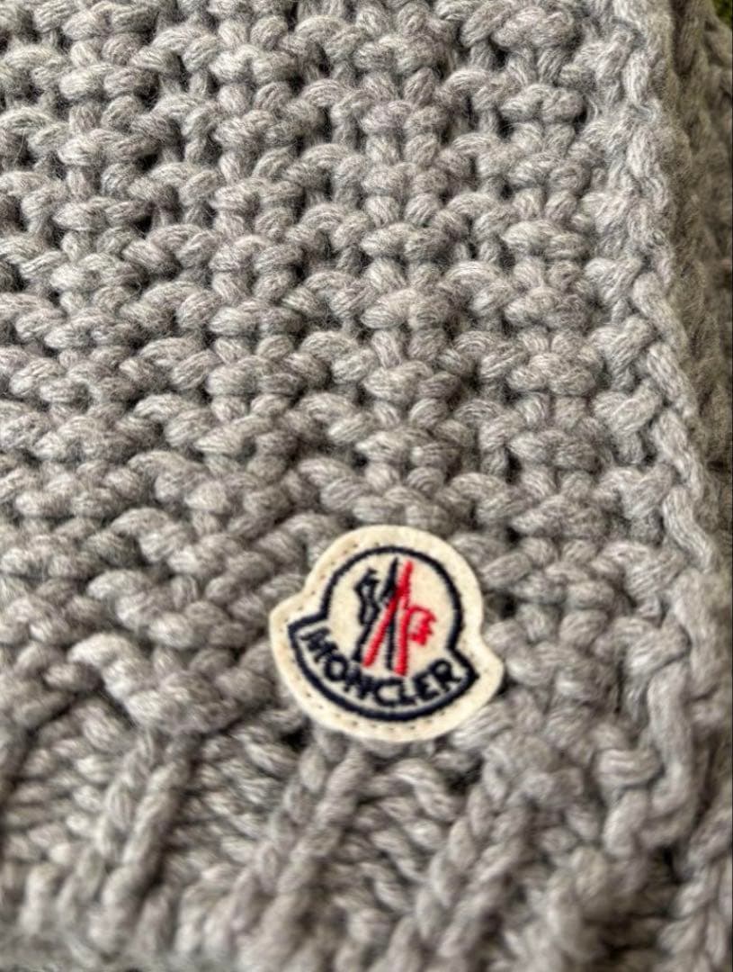 【杏仁 】MONCLER モンクレール　マフラー　グレー