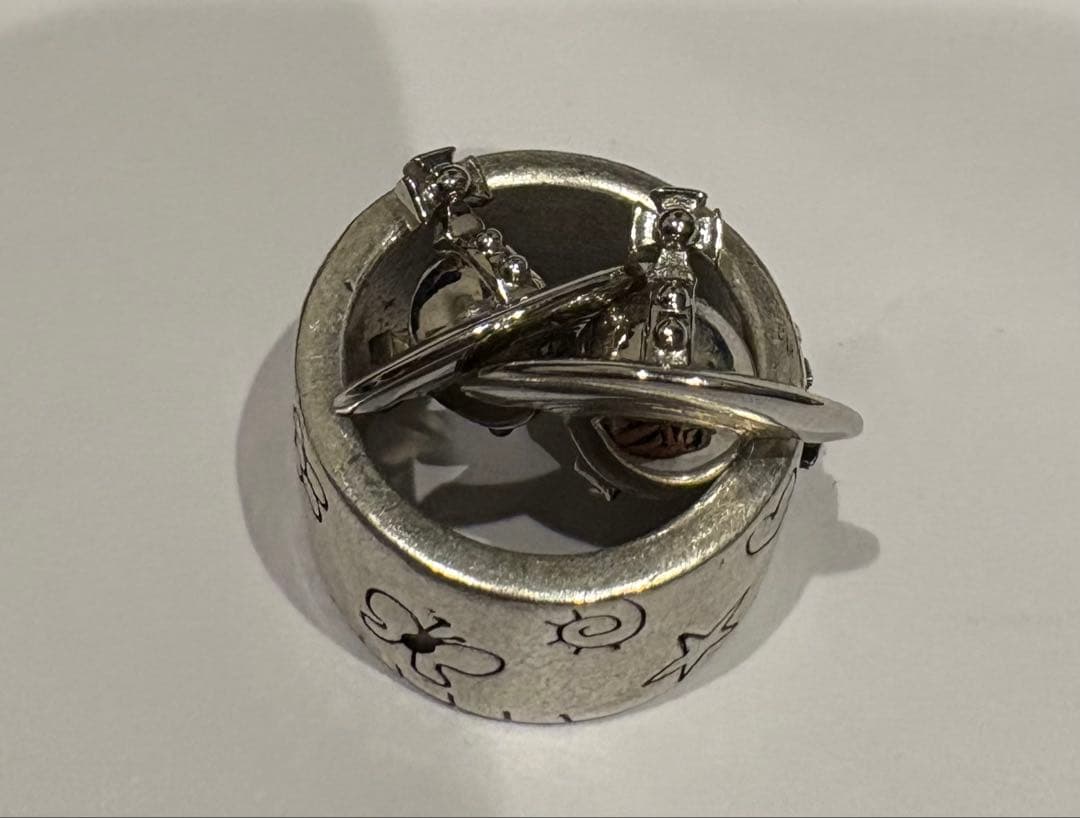 Vivienne Westwood ソリッドオーブピアスシルバー