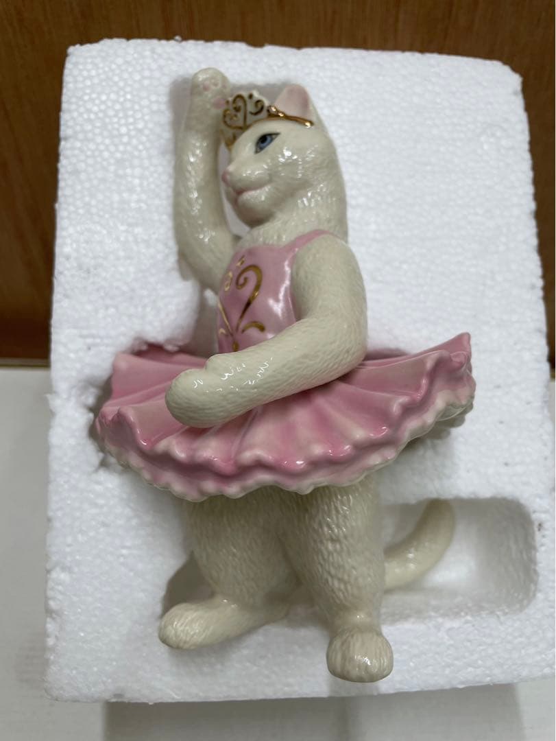 レノックス猫 ( 独宴会 ) Kitty's First Recital