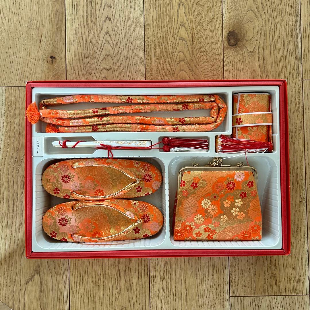 正絹　七五三 女の子7歳着物・帯セット　赤　レトロ　アンティーク