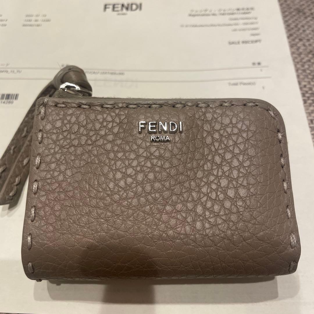 FENDI グレー 三つ折り財布