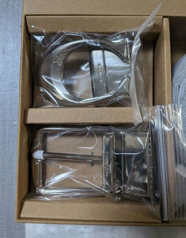 コーチ　新品　リバーシブル シンプル ブラックxブラウン シルバーバックル