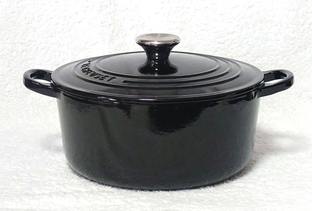ル・クルーゼ ココット・ロンド 22cm シャイニーブラック(廃番色)