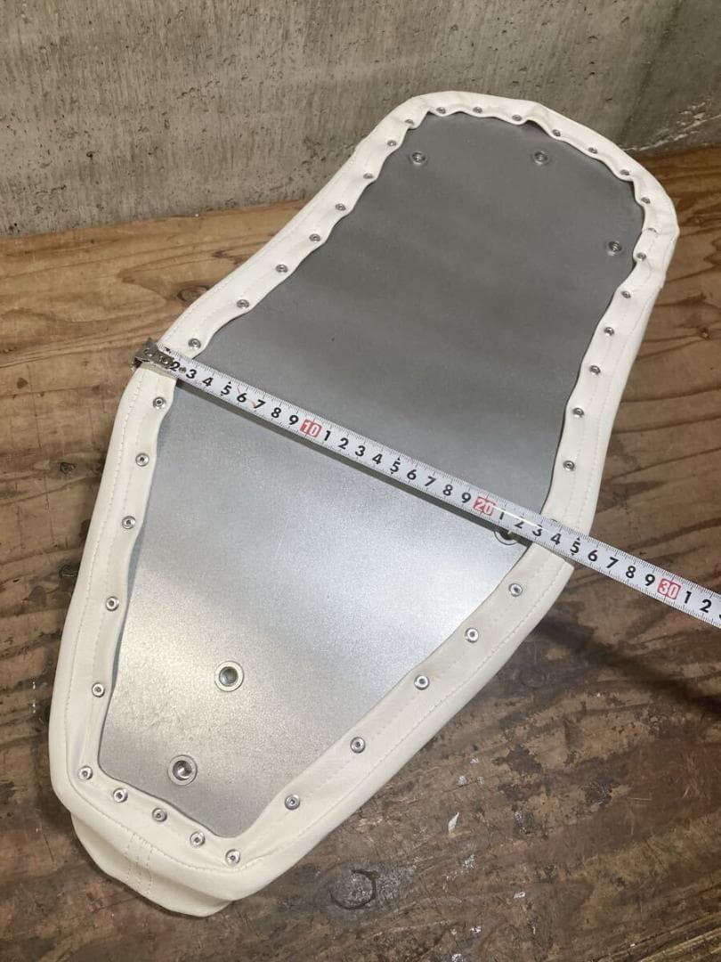 送料無料 TTシート 薄型 WH タックロールトライアンフ SR ベイツ