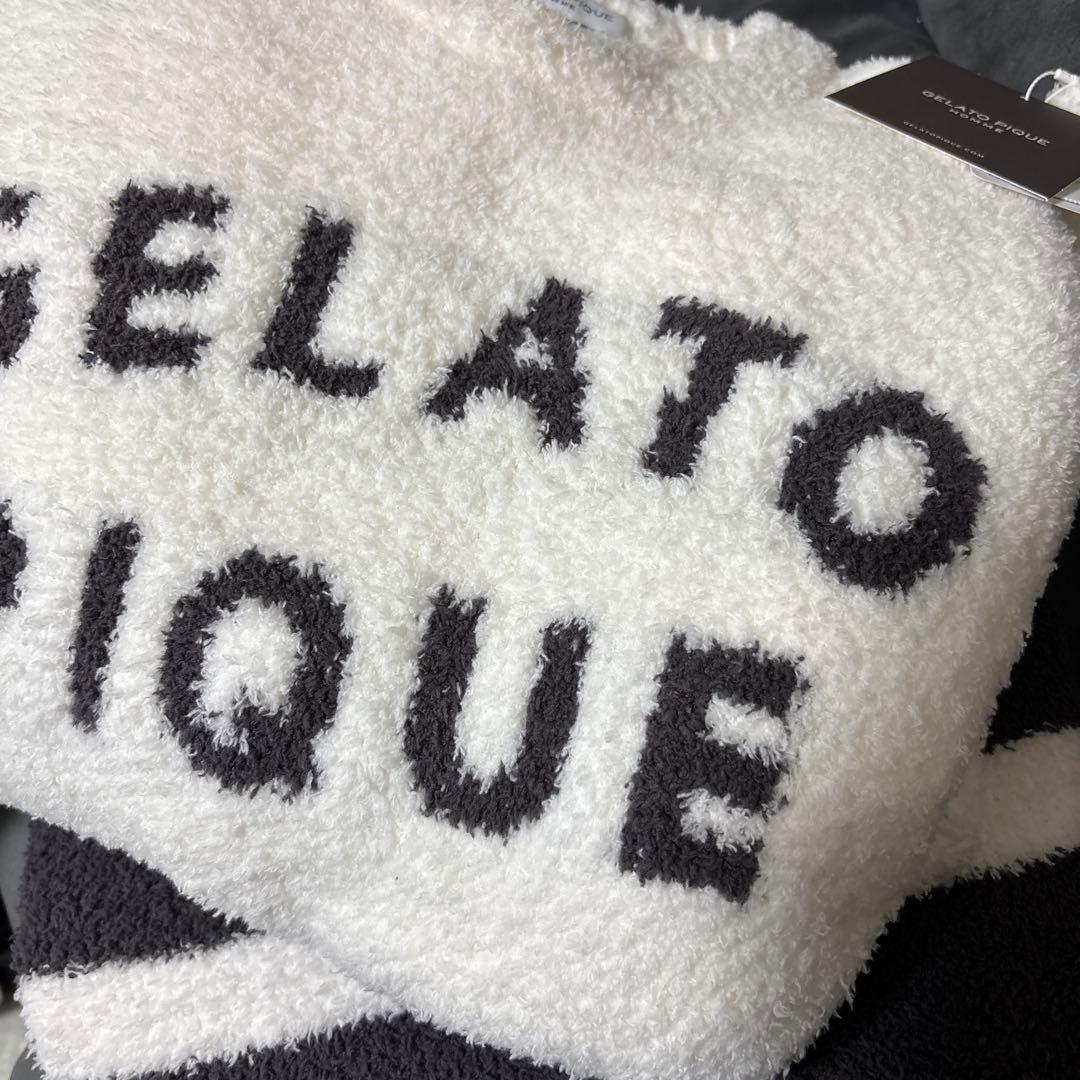 完売品ジェラートピケ パウダーロゴジャガードプルオーバー＆ロングパンツアイボリー