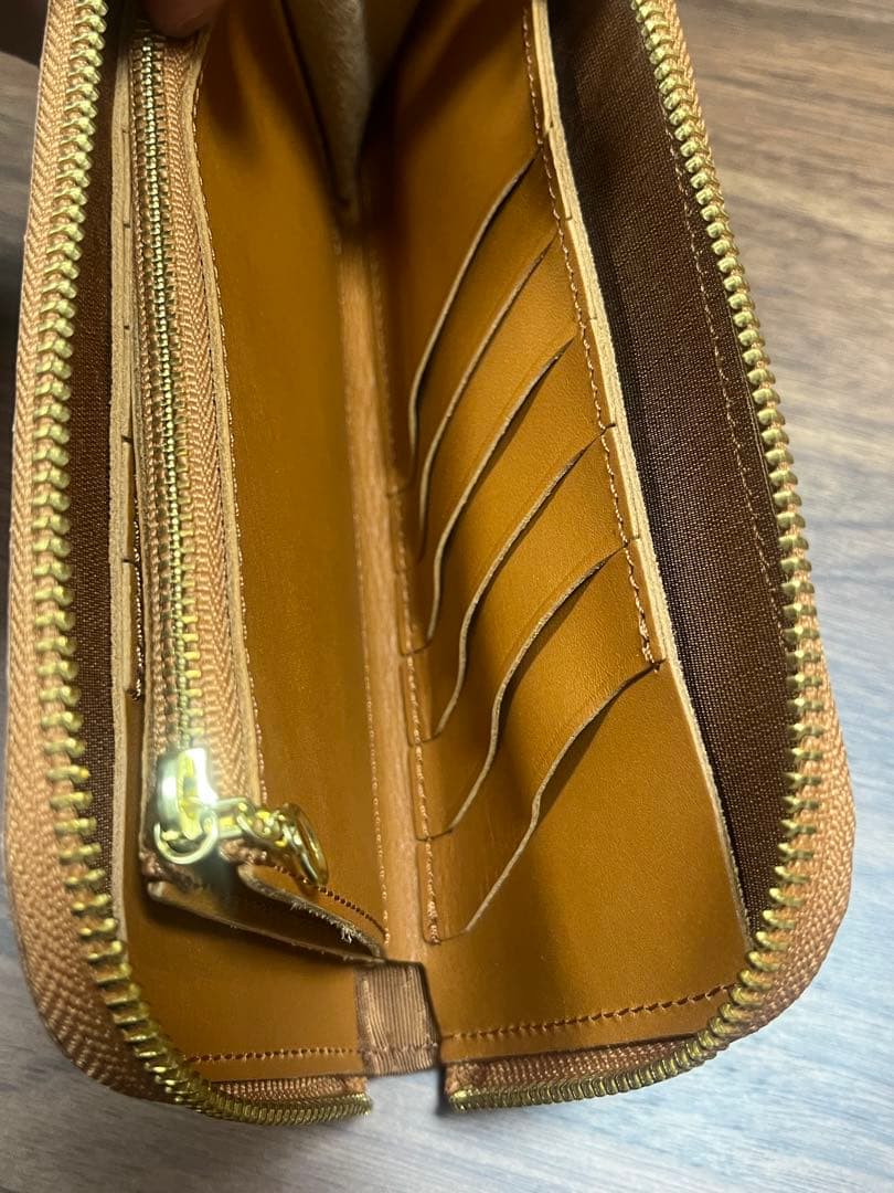 【新品・値下げ交渉可】ロビタ　robita レザー長財布 ブロンズカラー