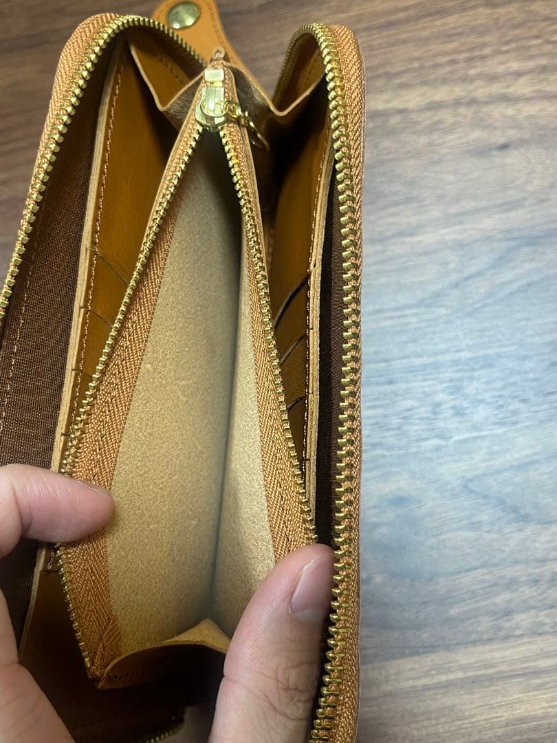 【新品・値下げ交渉可】ロビタ　robita レザー長財布 ブロンズカラー