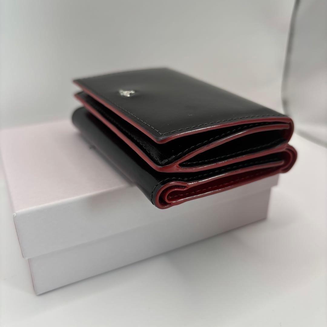 美品　vivienne westwood 三つ折り財布　ブラック　内側レッド