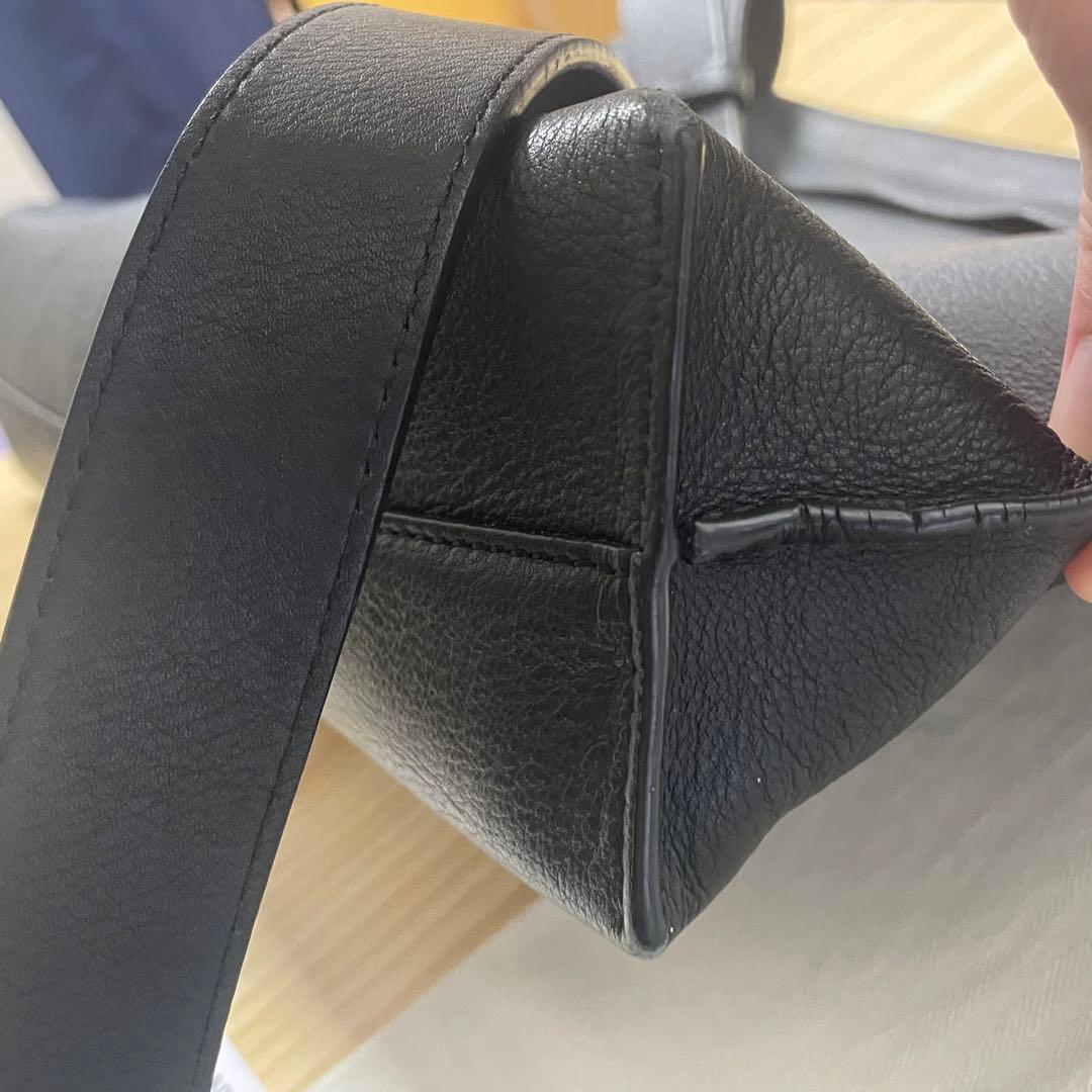 j*可様 古*け様 【定価20万相当】LOEWE ロエベ メッセンジャーバッグ