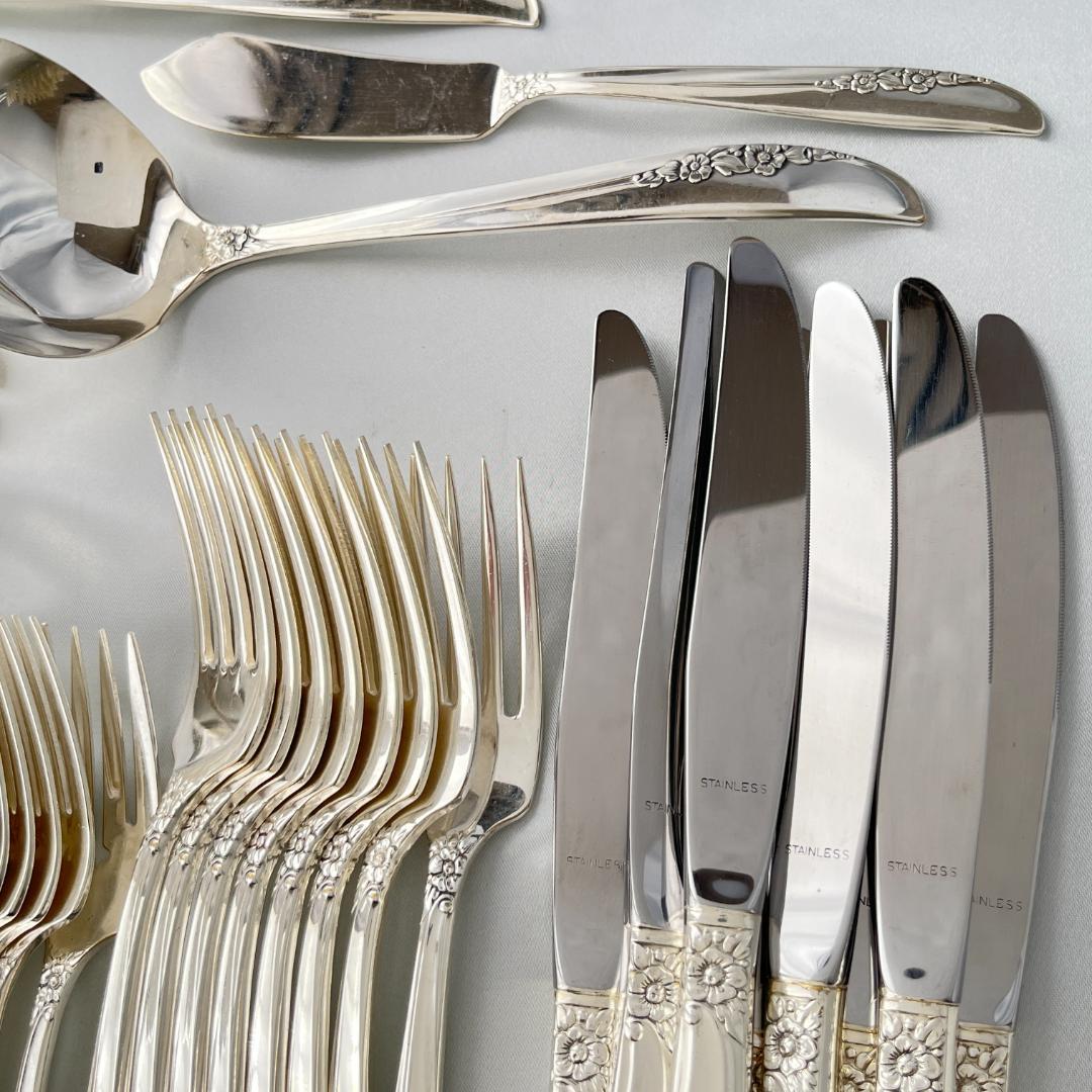 【ONEIDA 】LILAC TIME ディナーセット 8名用サーバー付き54本