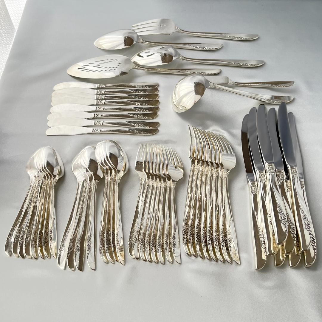 【ONEIDA 】LILAC TIME ディナーセット 8名用サーバー付き54本