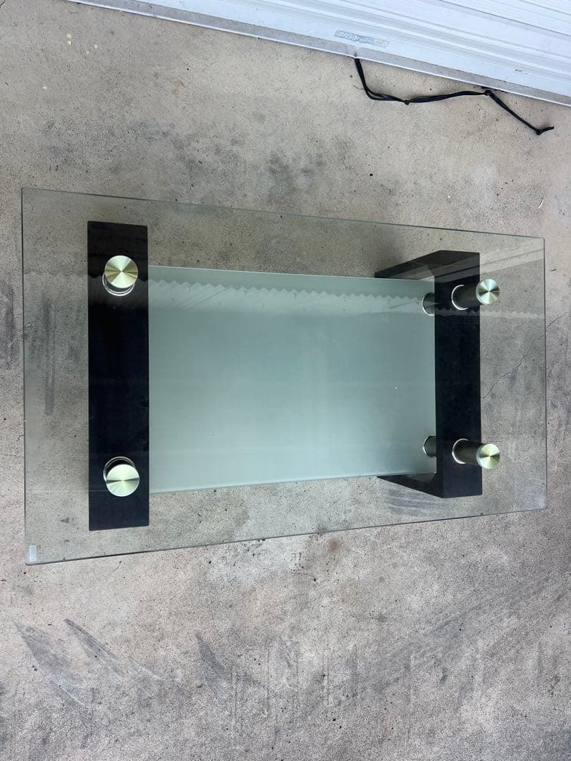 ガラスと木製のモダンテーブル 105cm x 60cm 高さ42cm