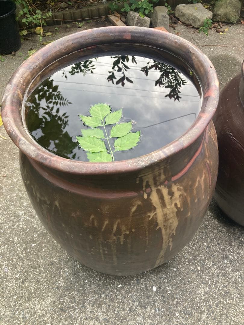 67センチ。特大。甕 古い 陶器製 古民家 インテリア 庭 植木鉢 メダカ鉢に