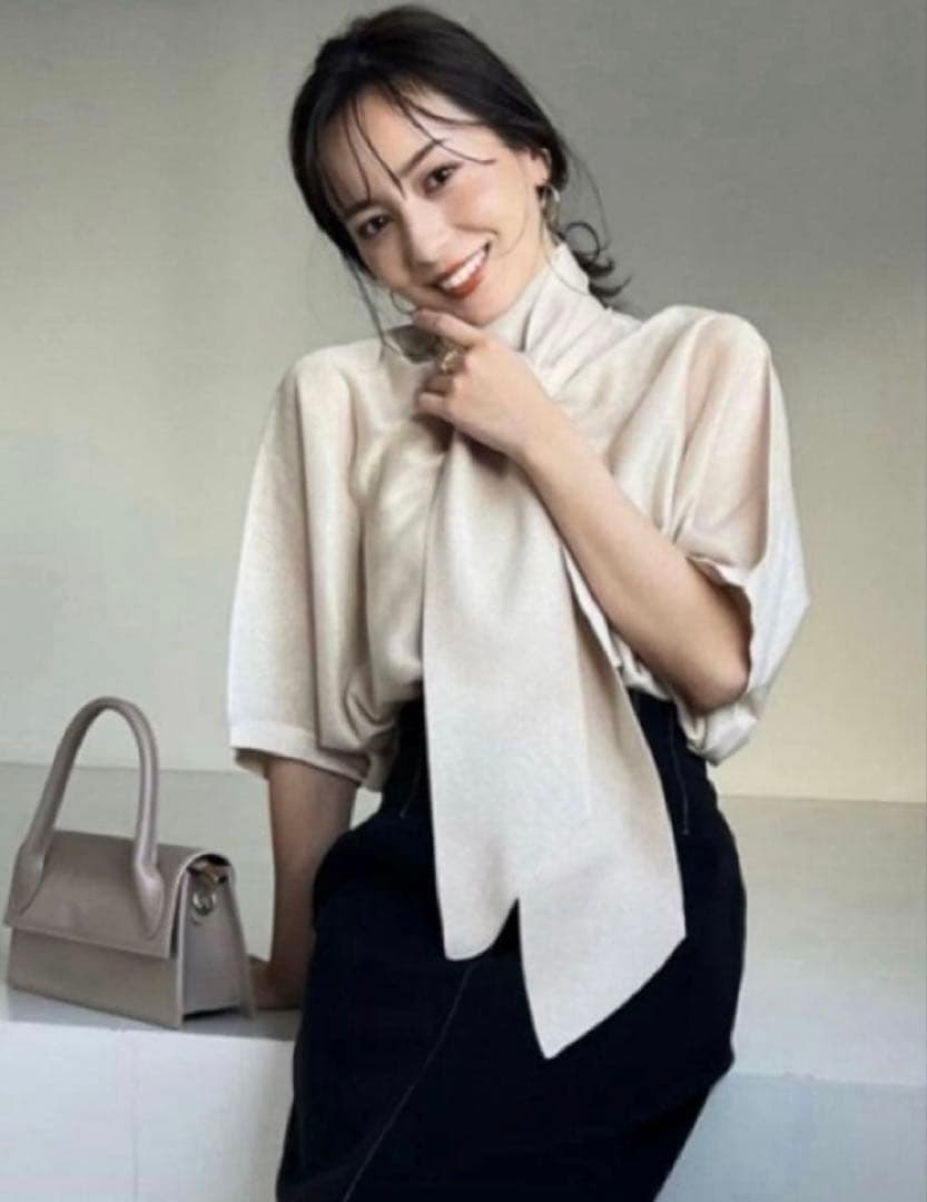 anuans シアーニットボウタイトップス ライトベージュ