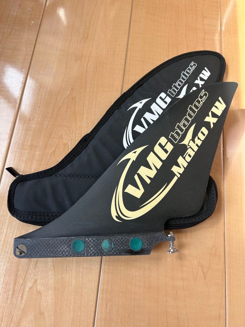 スタンダップパドルボード　カーボンフィン sup