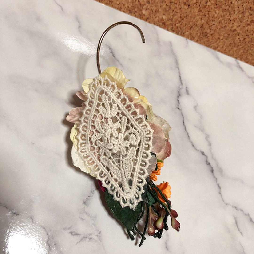 ハンドメイド★紅白華のイヤーカフ★シルバー金具タイプ★左耳用★ドレス★結婚式にも