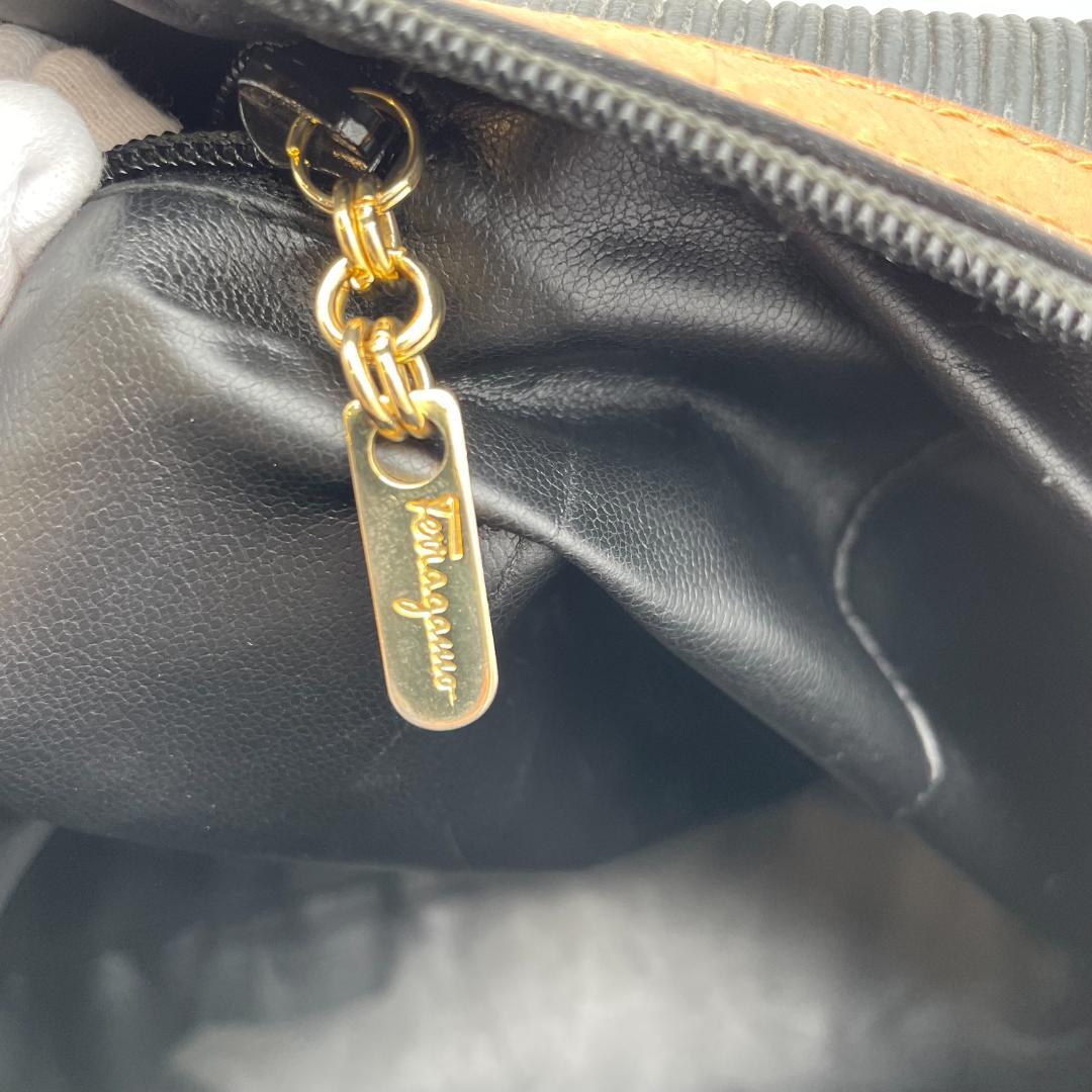 サルバトーレ　フェラガモ　レザー　ミニボストンバッグ　ガンチーニ　レザー