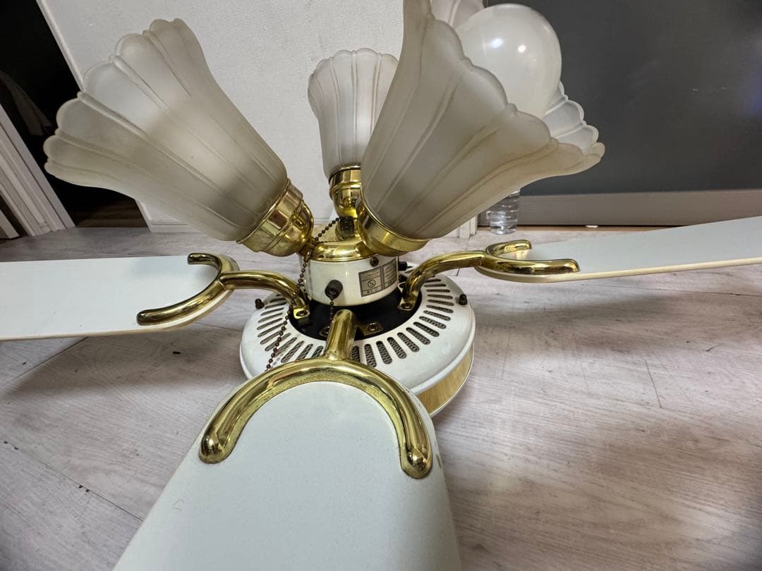 照明付き　天井直付シーリングファン ホワイトシーリングファン 3灯付き