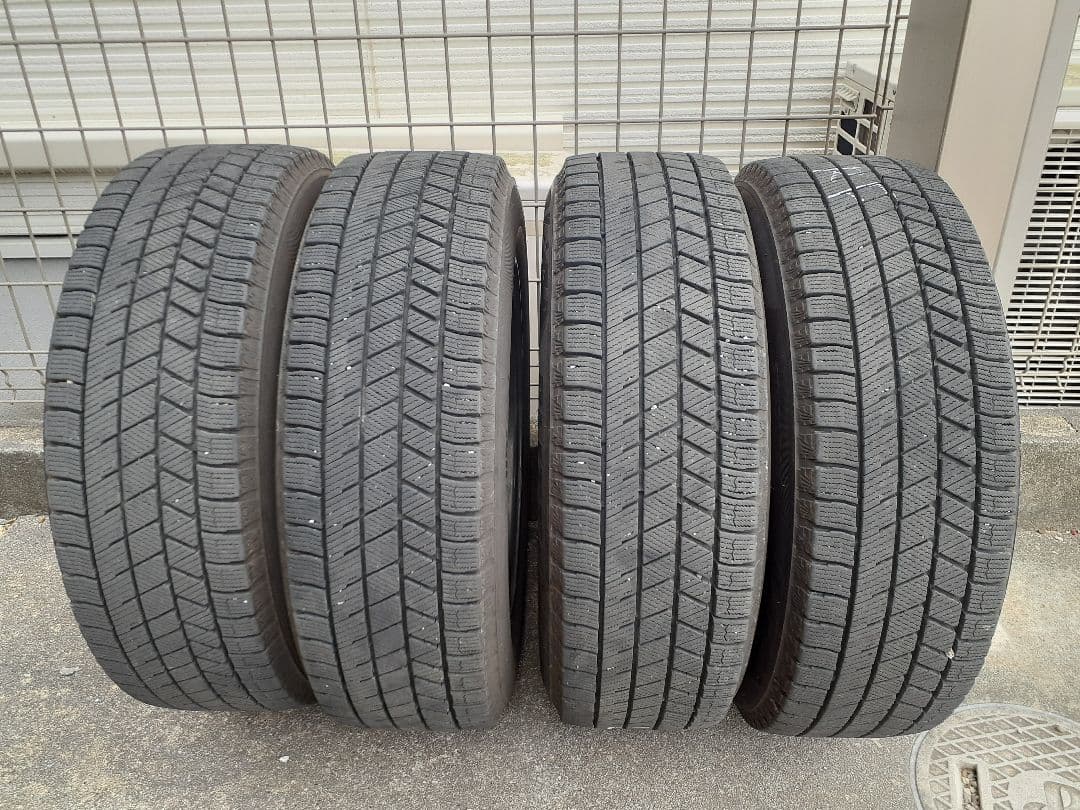 ブリヂストン 23年製 スタッドレスタイヤ 15インチ ホイールセット　フリード