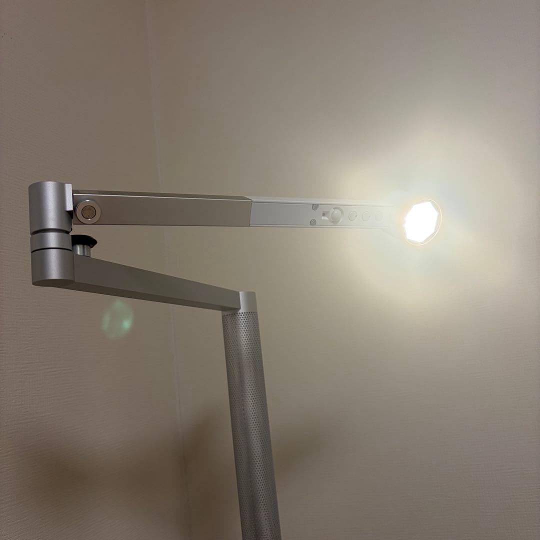 ダイソン Lightcycle Morph フロアライト ホワイト／シルバー