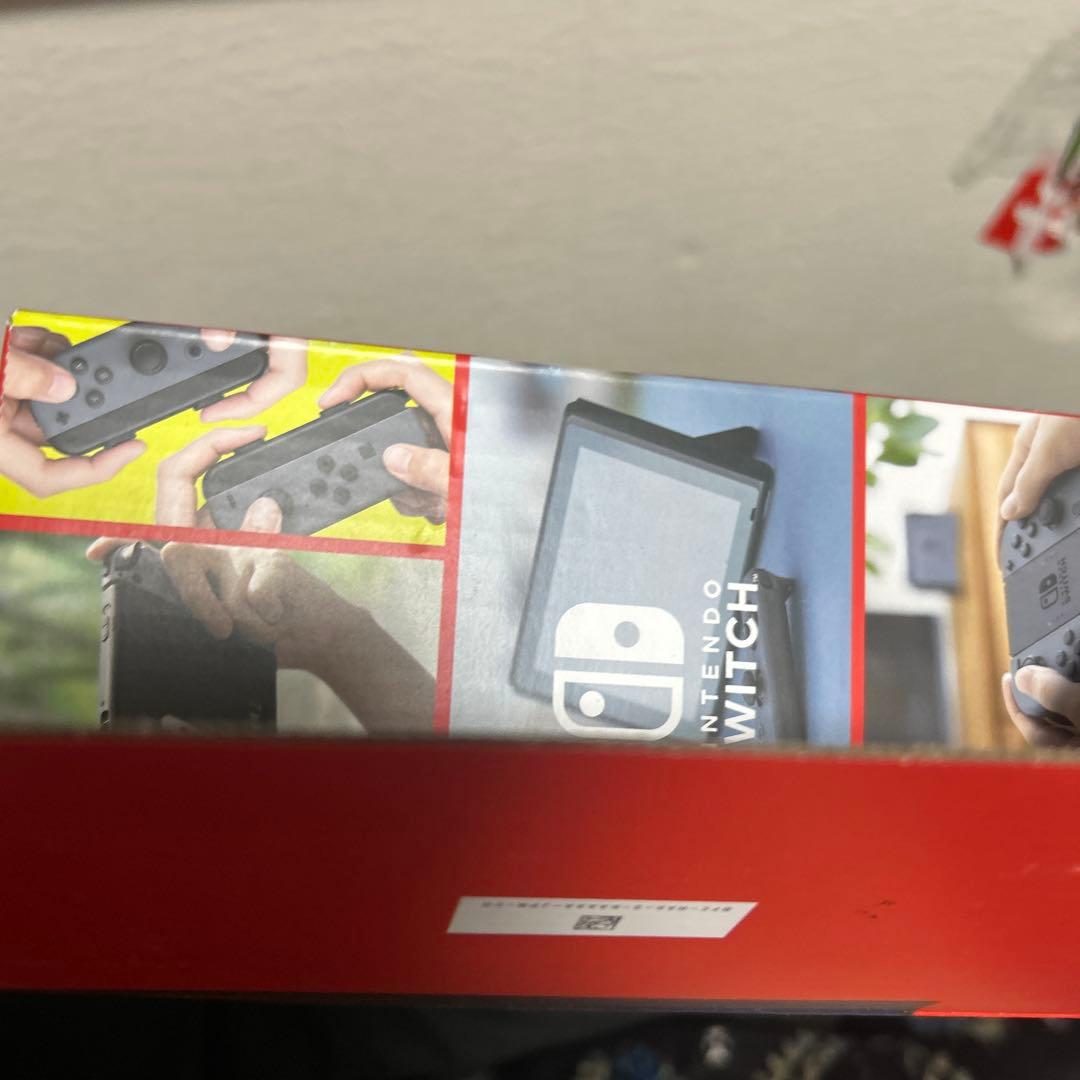 Nintendo Switch 本体 黒と黄色のJoy-Con