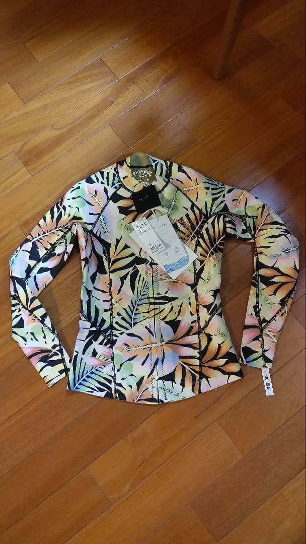 ６月2２日まで。新品！ビラボン タッパー ウエットスーツ サーフィン Lサイズ