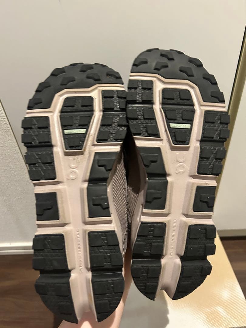 Onスニーカー レディース