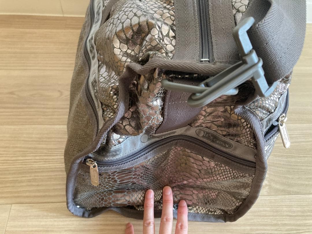 LeSportsac 大容量ボストンバック、ポーチ2つのセット、シルバー