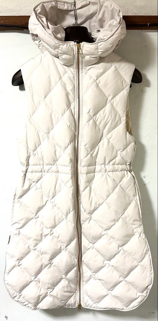 UNFILO TAION コラボフード付きダウンベスト　ジレ　アイボリー